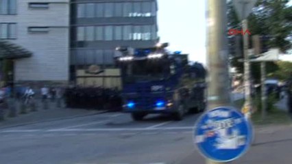 Hamburg'daki Protestolarda 160 Polis Yaralandı