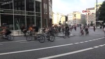 Hamburg'da Bu Kez de Bisikletli Protesto