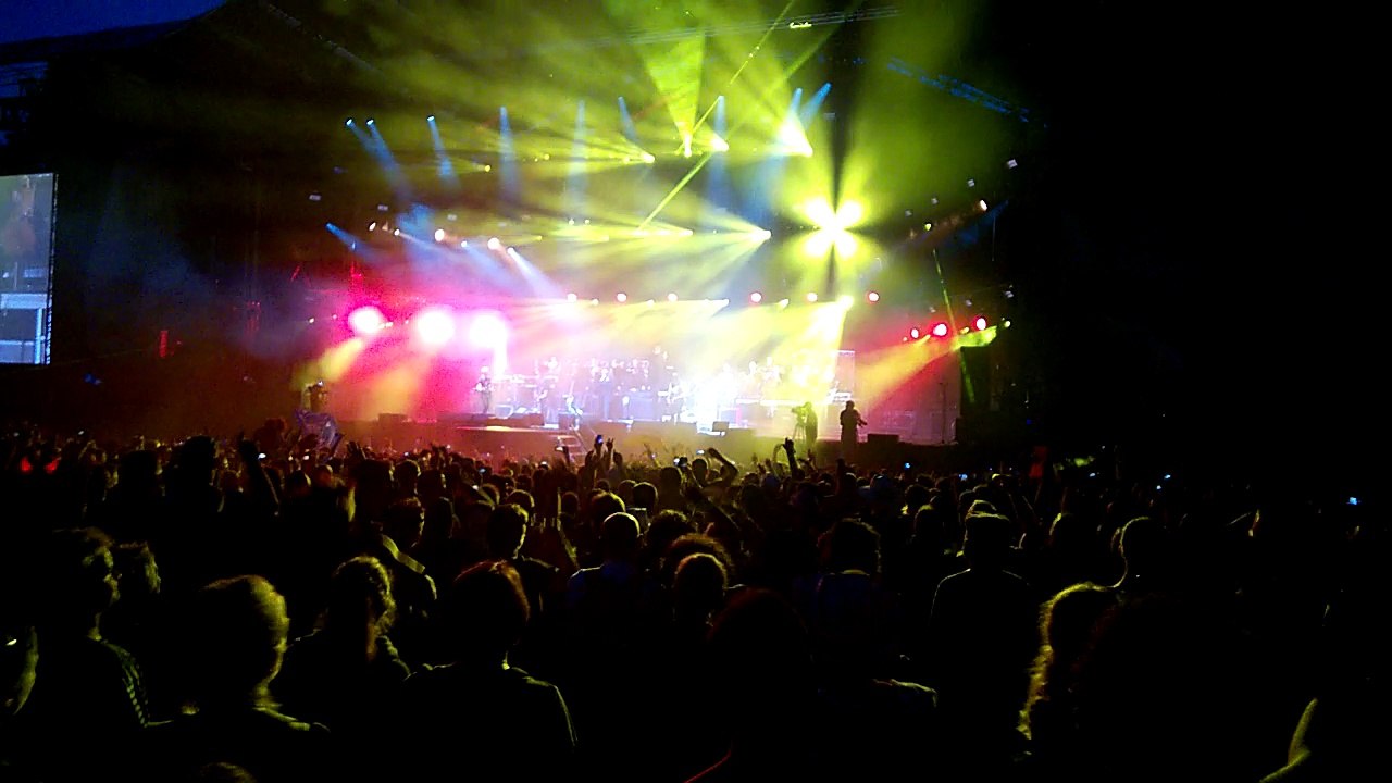 Eurockéennes Belfort Dernière chanson du concert Hubert Félix Thiéfaine ambiance dans la fosse
