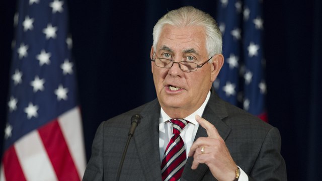Tillerson describes meeting between Trump and Putin