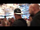 Nate Diaz Mobbed By Fans - esnews boxing