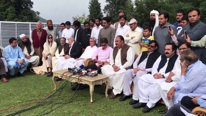 Malik Nauman Ahmad Langrial praising Imran Khan while joining PTI