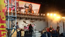 Dave Grohl's daughter playing the drums with her dad in Iceland june 16th 2017