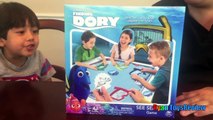 Et doris la famille découverte amusement amusement Jeu cacher enfants chercher jouet Disney pixar aquarium surprise minnie