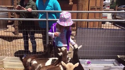 Si tu me donnes pas à manger je te met à l'eau.. Ahaha