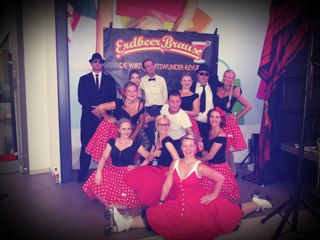 "Erdbeerbrause" von "Danny & the Chicks" mit Nina von Showskating im Bero Einkaufszentrum Oberhausen
