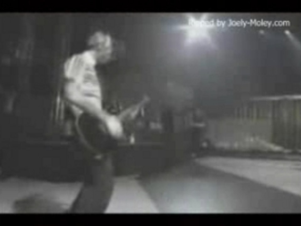 Good Charlotte - Walk Away (Live)