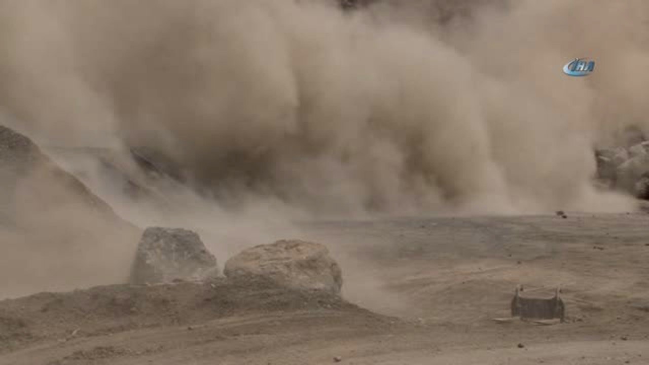 Dev Kayalar İşlenip Şehir Mobilyasına Böyle Dönüştürülüyor