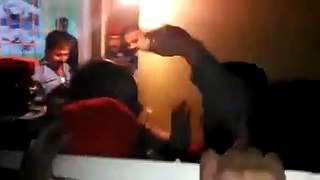 DHA Police threa-tening & abu-sing women while rai-ded in a massage Parlor