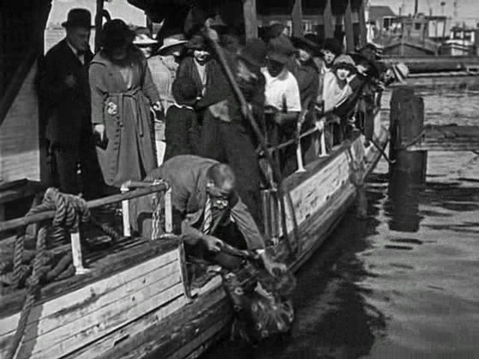 Charlie Chaplin - 1919 - День развлечений (A Days Pleasure)