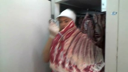 44 Yaşındaki Zehra Yıldızan, 24 Yıldan Bu Yana Kasaplık Yapıyor