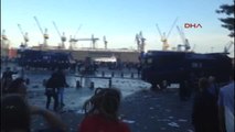 Hamburg - Polis Protestoculara Müdahale Etti