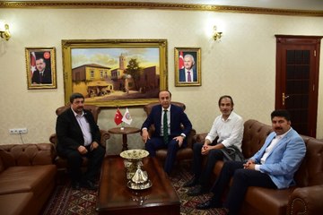 Gazeteciler Vali Erin'i Tebrik Etti