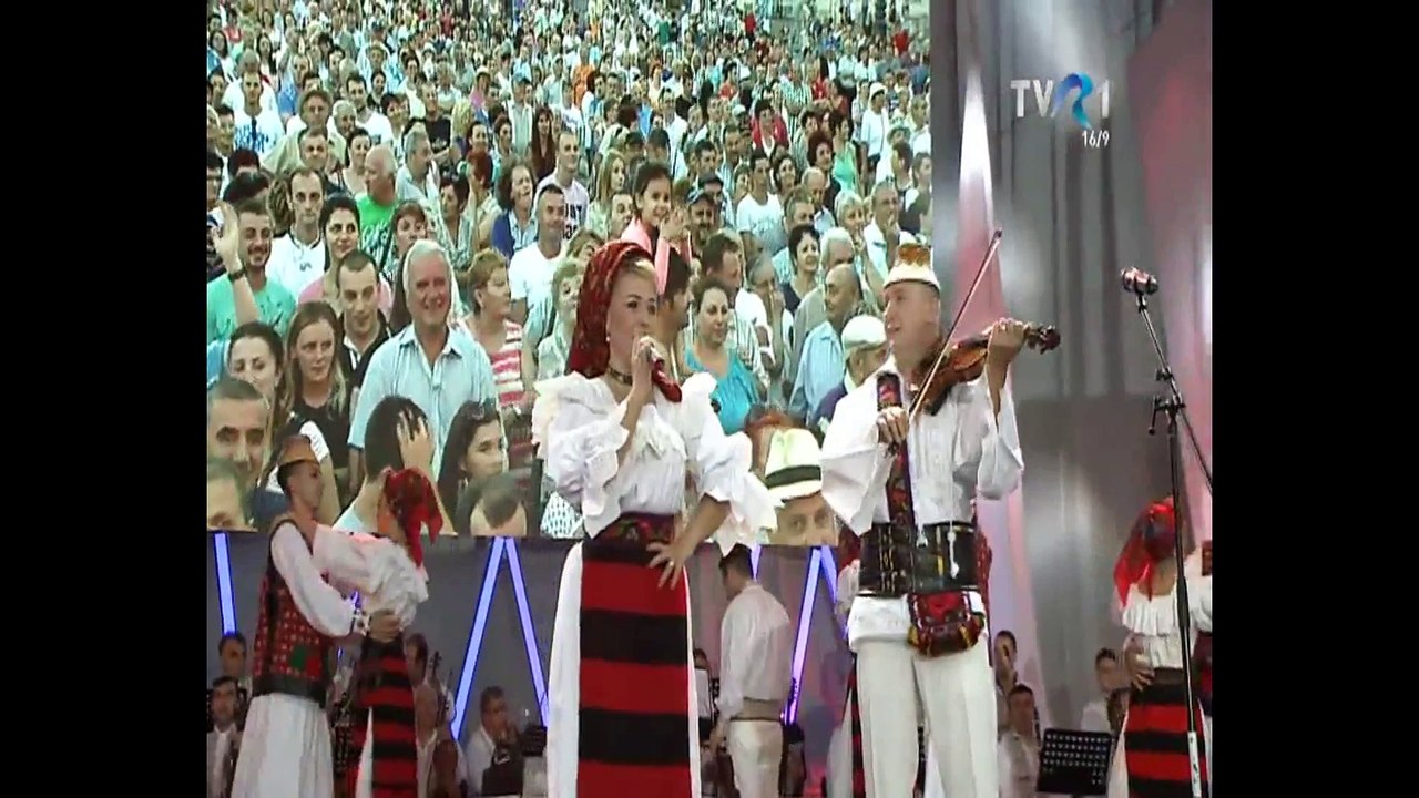Cornelia şi Lupu Rednic - Mândruţă cu ochi de mură - live
