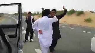 Pakistani Hilarious Dance on GO NAWAZ GO