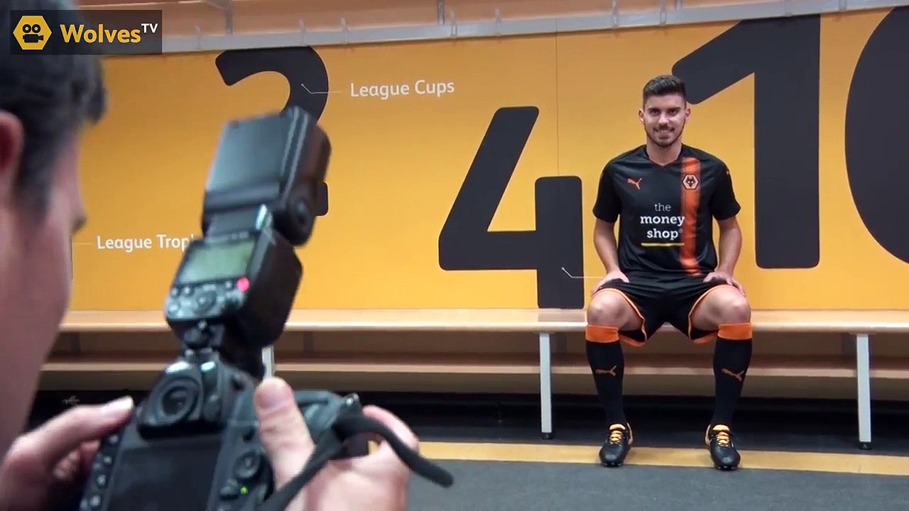 A primeira reação de Rúben Neves à transferência para Inglaterra