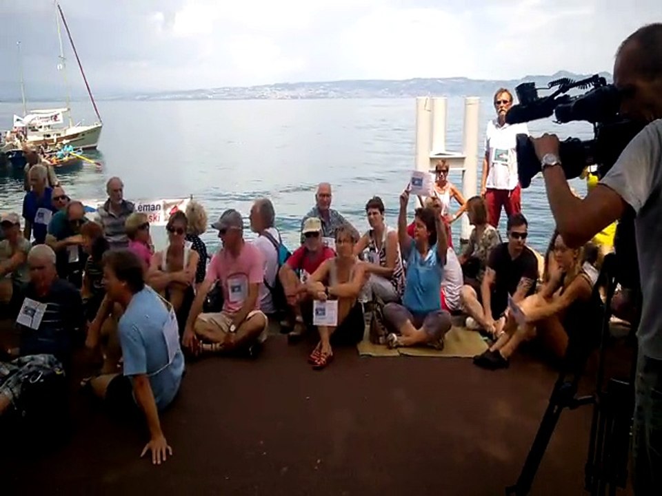 Évian-les-Bains : plus de 200 personnes contre la pratique du le jet ski sur le Léman