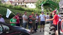 Hautes-Alpes : Les éleveurs bloquent l'arrivée des touristes pour sensibiliser sur le sujet du loup