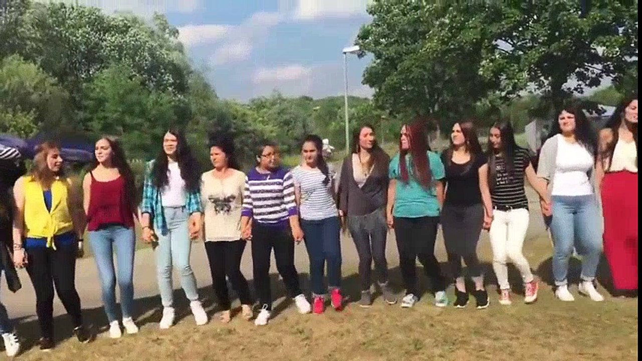 Turistler Kürtçe Müzik Eşliğinde kendilerinden geçtiler Kürtçe Halay