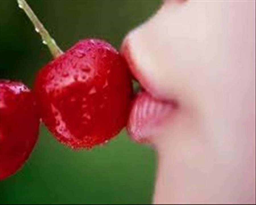 Chanson L' AMOUR EST CERISE