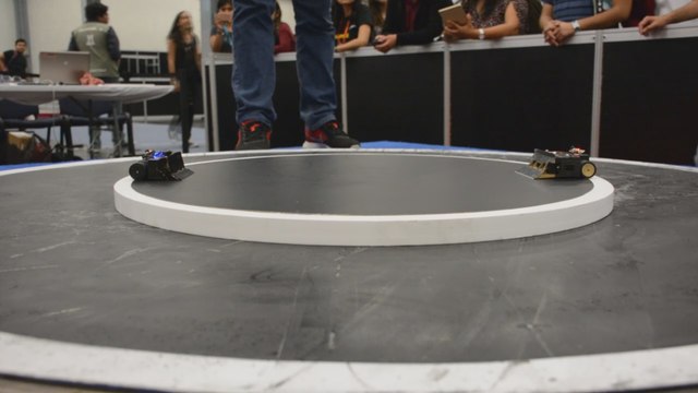Peleas y persecuciones de robots se hacen protagonistas en la Jalisco Campus Party
