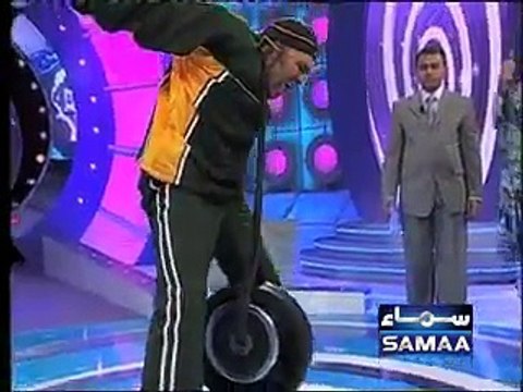 Zafar Gill - Pakistani Christian Hero |Pakistani Christian Talent| پاکستانی مسیحی کے پاس ایک کان سے وزن اٹھانے کا عالم