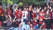 Eskişehir Eskişehirspor Taraftarlarından Meşaleli Kuruluş Yıldönümü Kutlaması