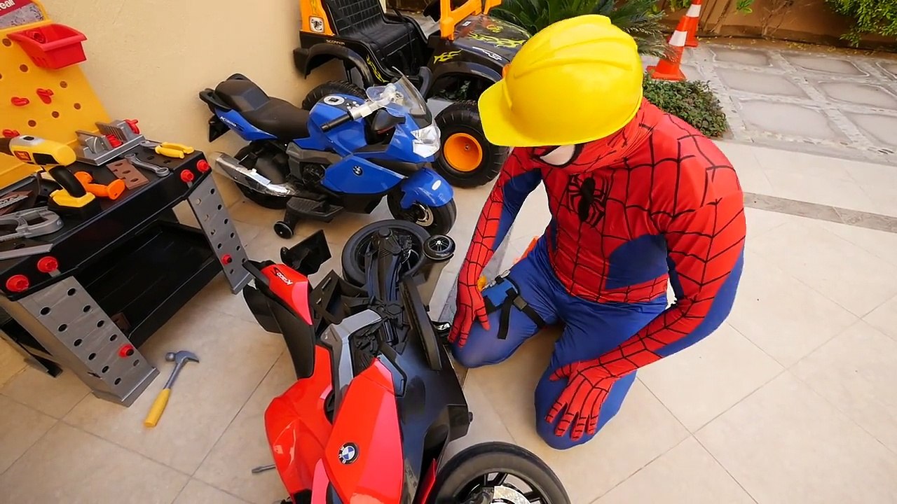 Spiderman McDONALDS DRIVE THRU Prank! w_ Frozen Elsa Joker Hulk Mickey Movie Kid