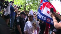 Cidade americana recebe passeata da Ku Klux Klan