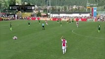 Ajax youngster Abdelhak Nouri collapses on the pitch during a friendly vs Werder Bremen (08/07/2017)