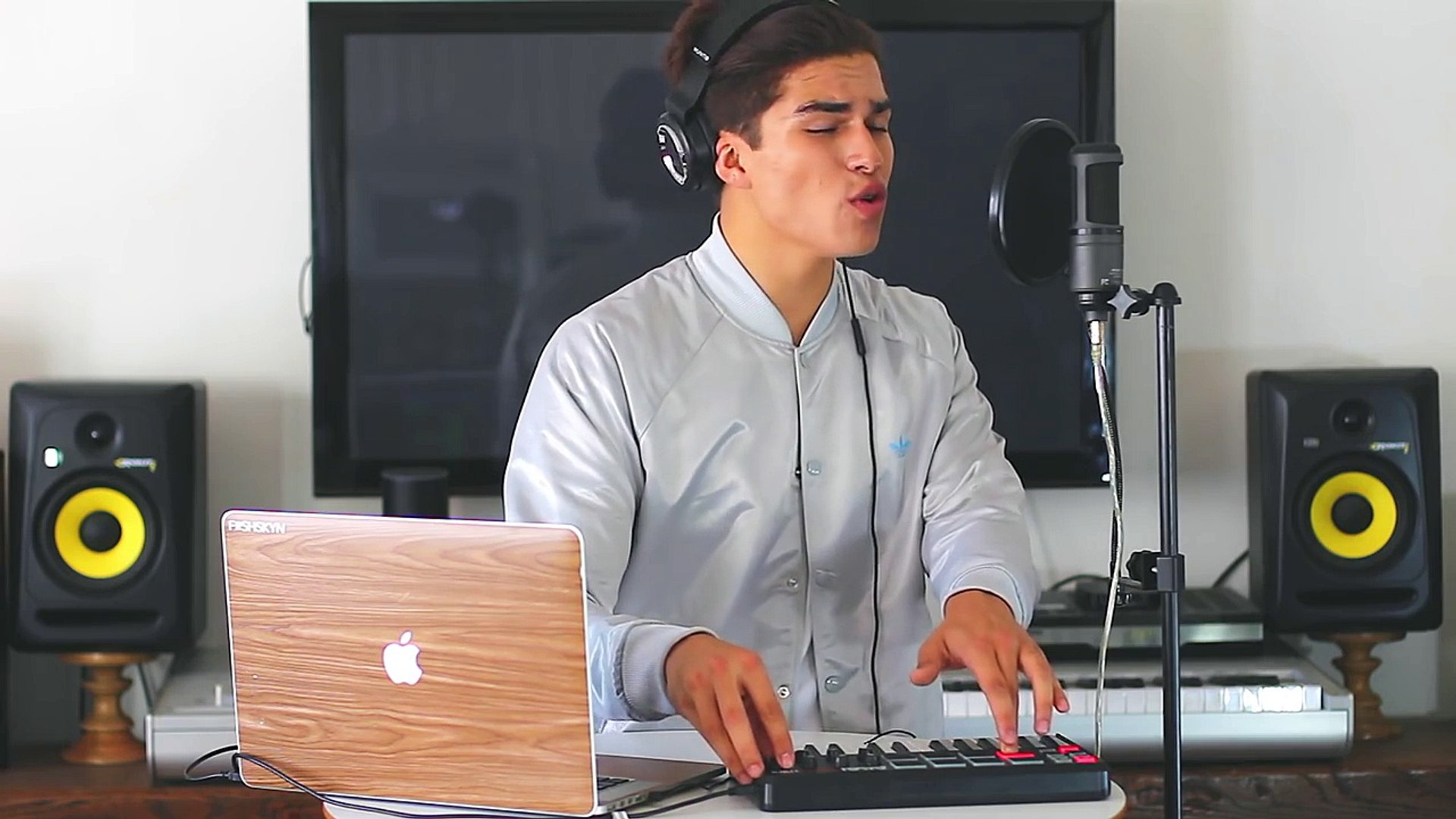 ⁣Closer by The Chainsmokers ft. Halsey | Alex Aiono Cover