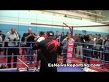 julio diaz working mitts gets ready fro amir khan - EsNews Boxing