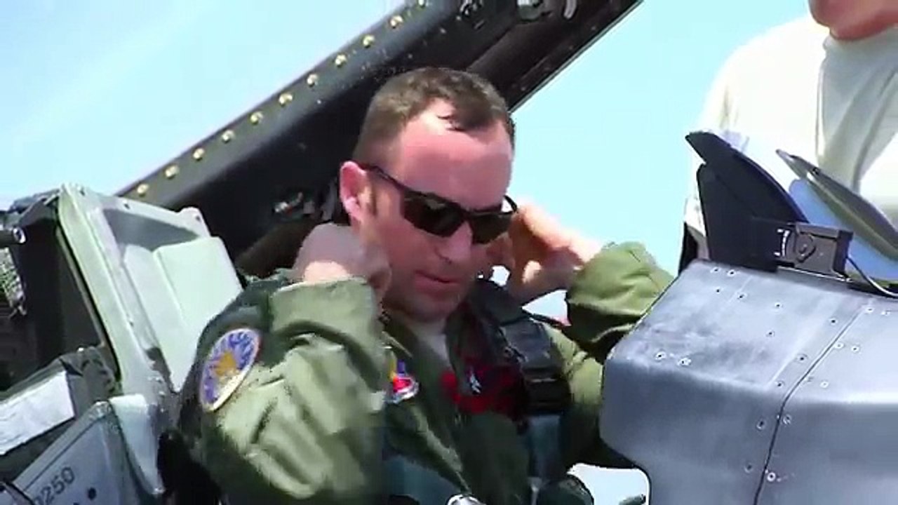 F-16 Fighter jet Preflight Takeoff_Landing di Nellis AFB