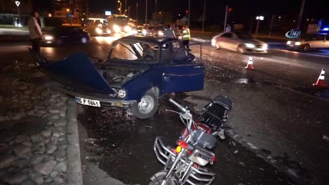 Edremit'te Trafik Kazası: 2 Yaralı