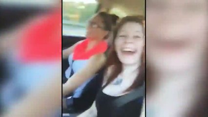 Facebook Canlı Yayınında Kaza Yapan Kadınlar