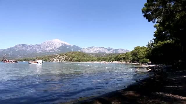 Phaselis, Sahilleri ve Antik Kalıntılarıyla Ziyaretçilerin Ilgisini Çekiyor