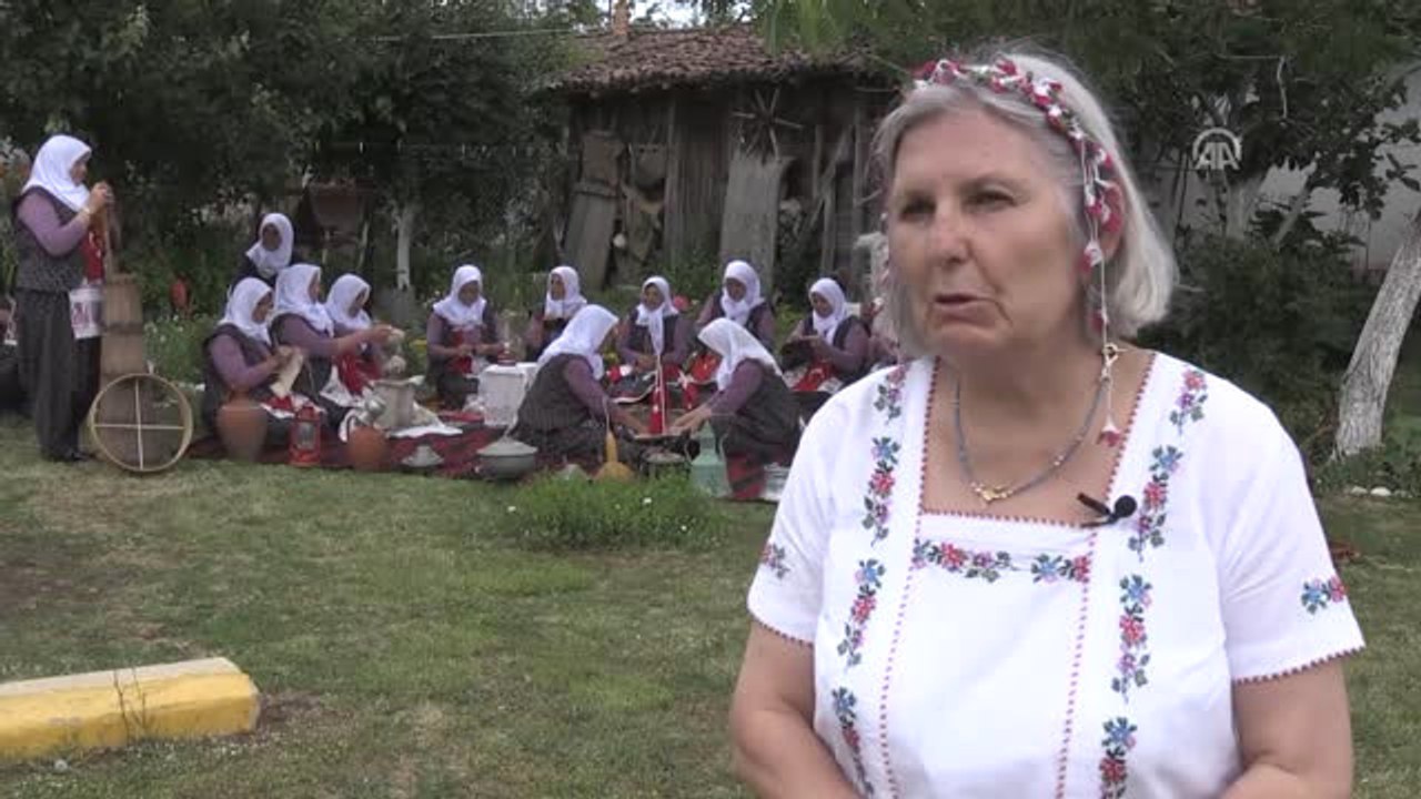 Köylü Kadınların Türkü Aşkı Koro Kurdurdu (2)