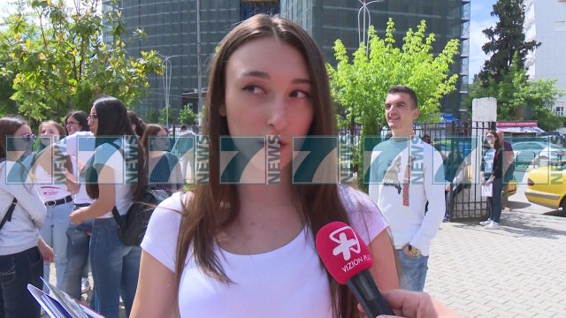 UNIVERSITETET HAPIN DYERT PER MATURANTET - News, Lajme - Kanali 12