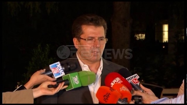 Ora News - Mediu: Të gjitha votat e republikanëve do të shkojnë për PD