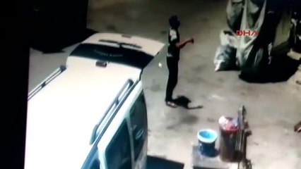 Gaziantep'te Evin Duvarının Yıkılma Anları Kamerada