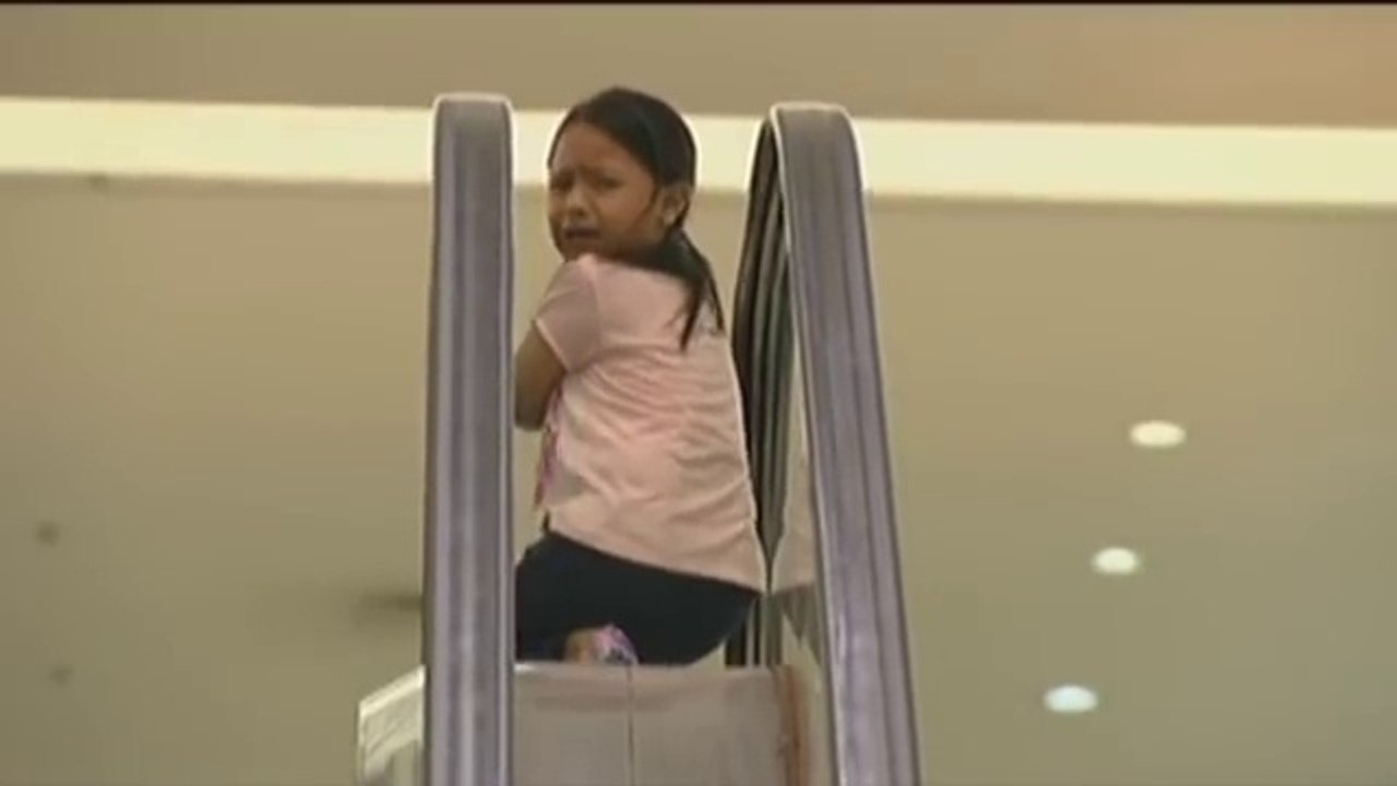 The scene of the Escalator of the drama series FlordeLiza