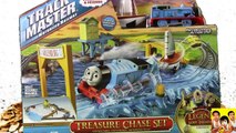 Les accidents et chasse amis se produire enfant en jouant Ensemble jouet Trésor sera Thomas trackmaster tr