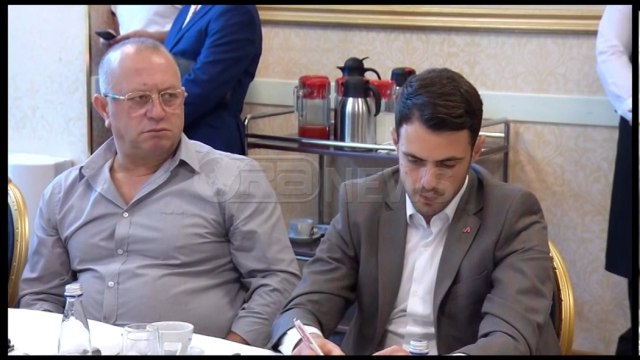 Ora News – Ahmetaj: Rrisim me 30-40% pagat e mjekëve dhe mësuesve