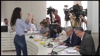 Ora News - Ja renditja - LSI e para në listën e votimit, KQZ shpërthen në të qeshura