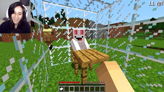 CASA DE TERRA DE 10 REAIS OU DE 10.000 REAIS? QUAL É A MELHOR?! (MOONKASE)