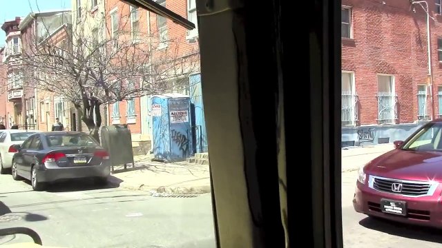 Reviews car - Driving a Huge Hummer in a Big City