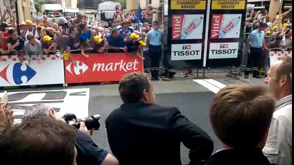 Tour de France à Chambéry : Nicolas Sarkozy sur la ligne d'arrivée