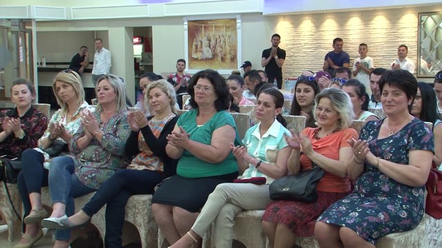 Hajdar Beqa takohet me anëtarë e simpatizantë të PDK-së - Lajme