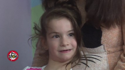 Stop - Semaforët, që ngatërrojnë trafikun, sërish akt solidariteti në “Stop”! (02 qershor 2017)