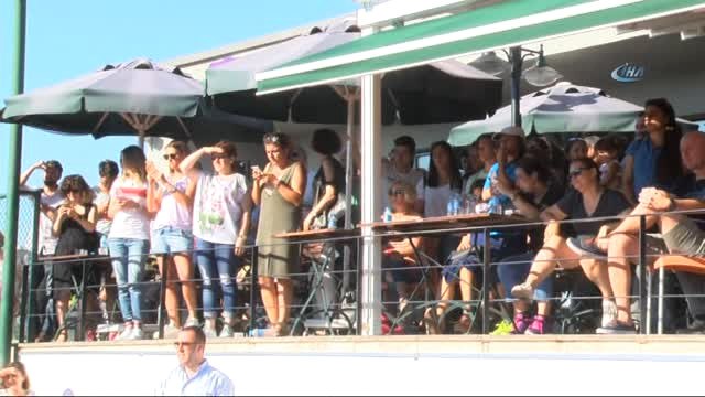 Hülya Avşar Dereceye Giren Sporcuları Ödüllendirdi